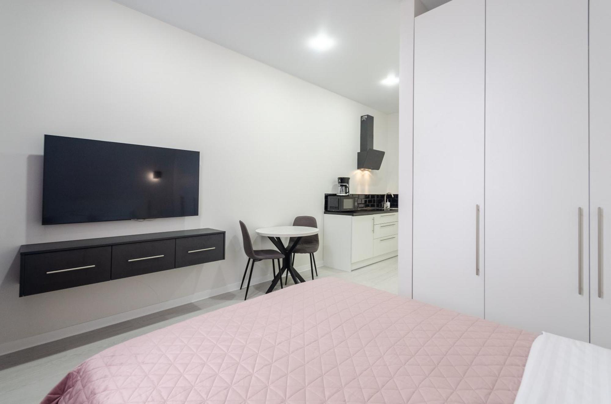 Petrovdom Inn Rc Diplomat Hall -The Smart Hotel Apartment Panoramic City View I Kyiv Exterior photo