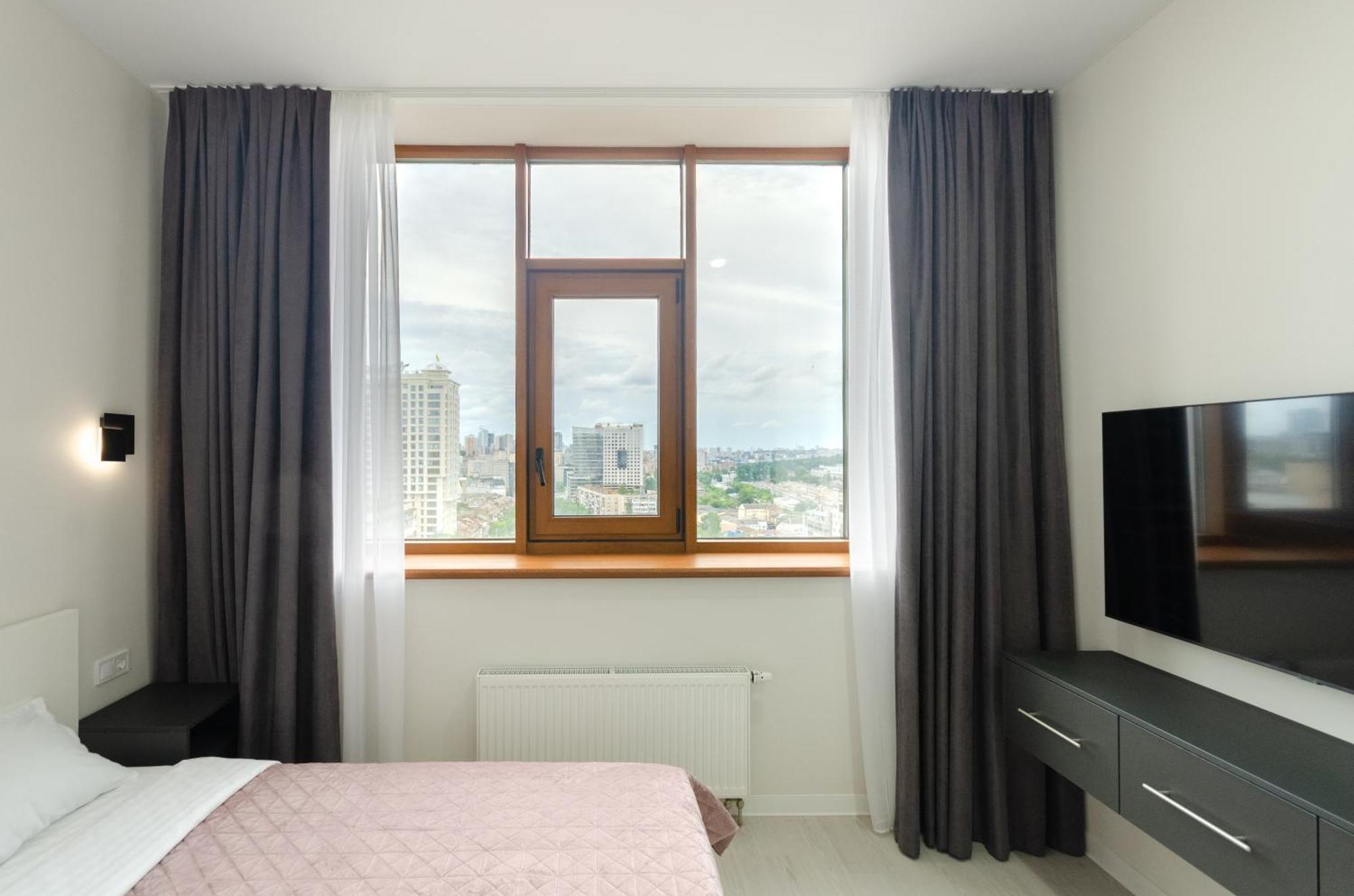 Petrovdom Inn Rc Diplomat Hall -The Smart Hotel Apartment Panoramic City View I Kyiv Exterior photo