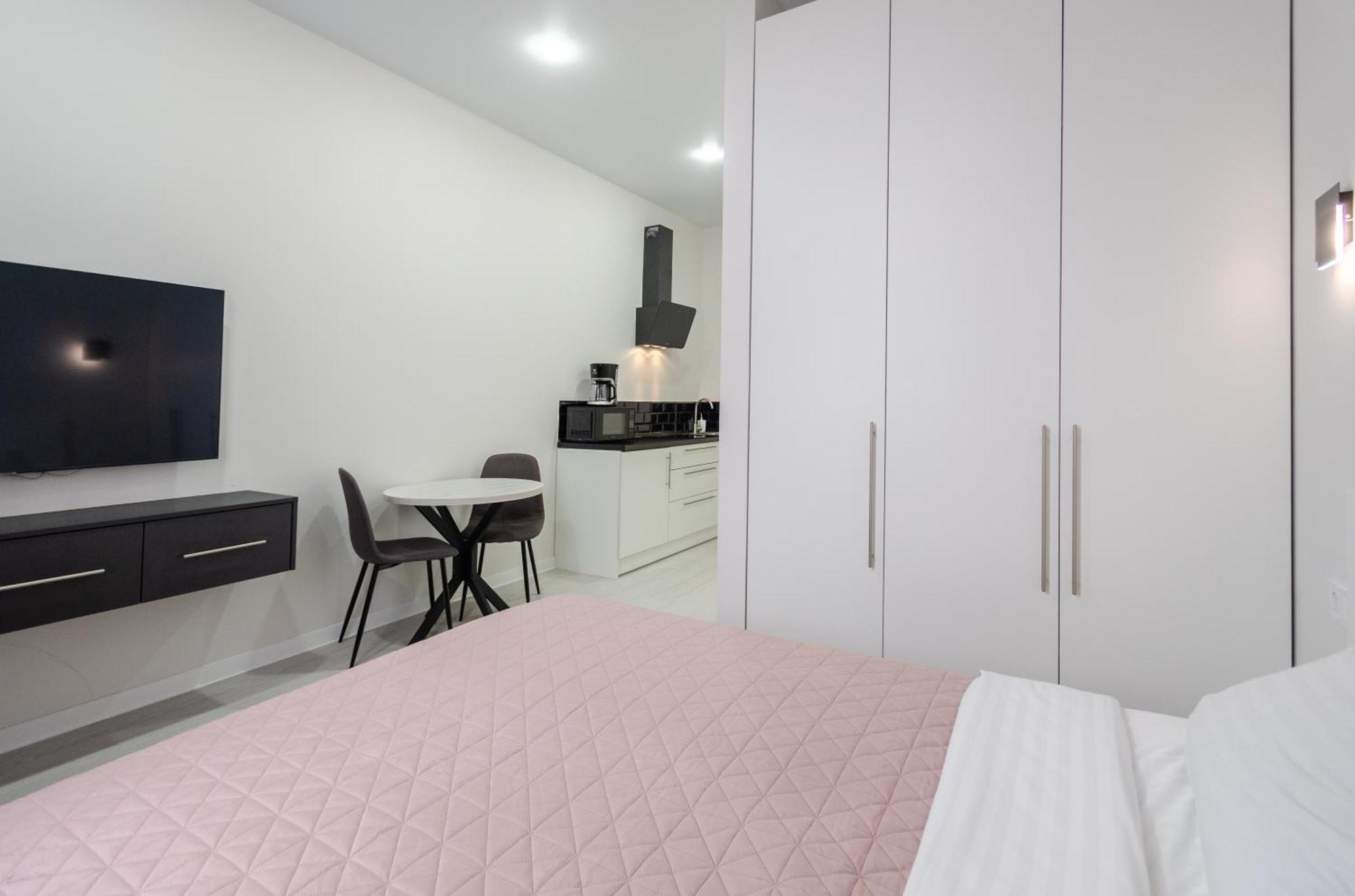 Petrovdom Inn Rc Diplomat Hall -The Smart Hotel Apartment Panoramic City View I Kyiv Exterior photo