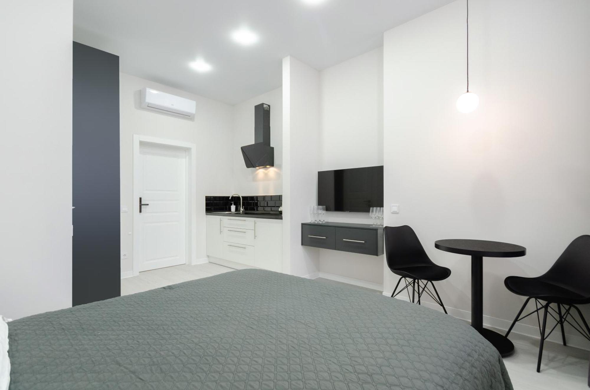 Petrovdom Inn Rc Diplomat Hall -The Smart Hotel Apartment Panoramic City View I Kyiv Exterior photo