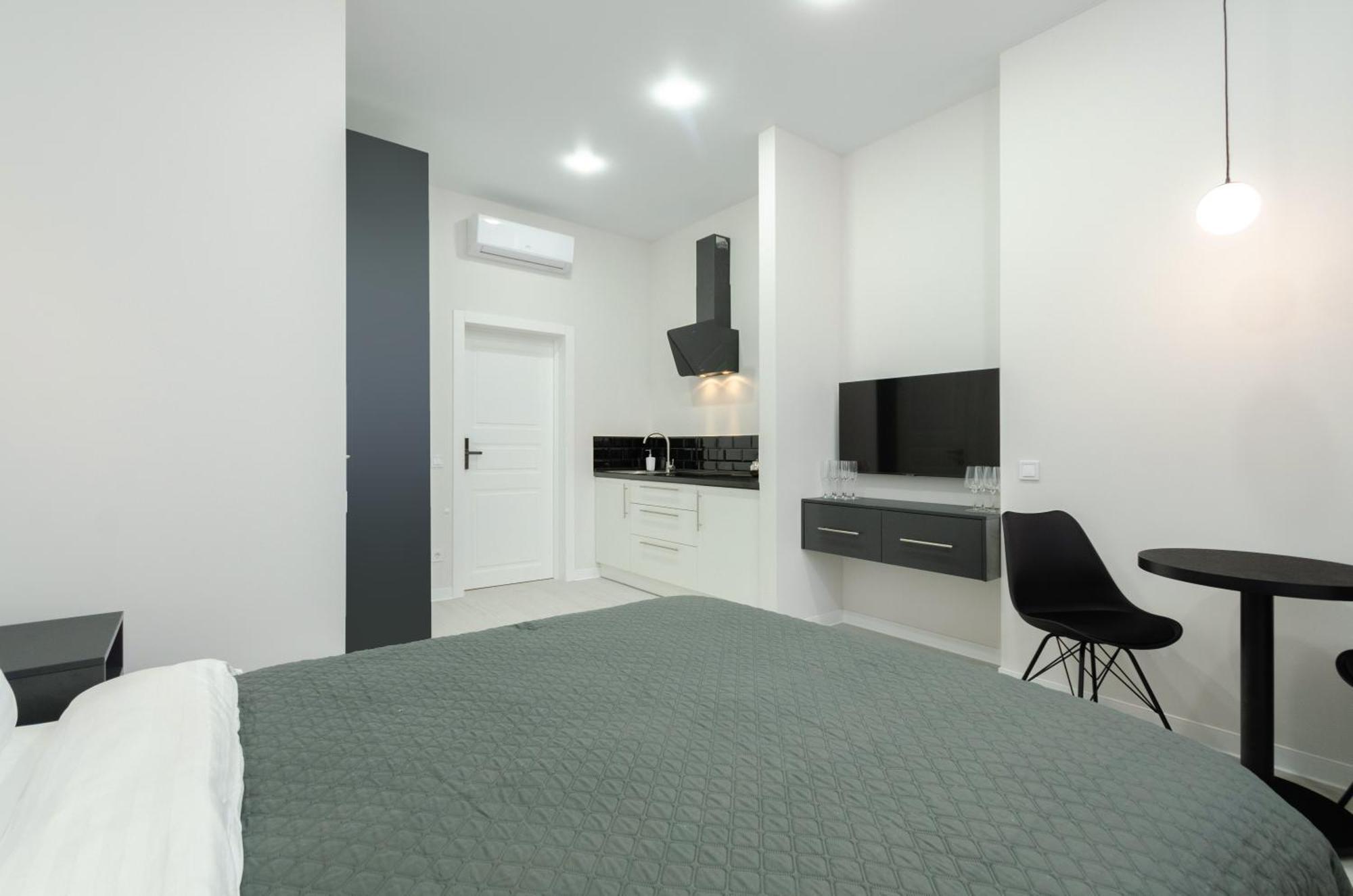 Petrovdom Inn Rc Diplomat Hall -The Smart Hotel Apartment Panoramic City View I Kyiv Exterior photo