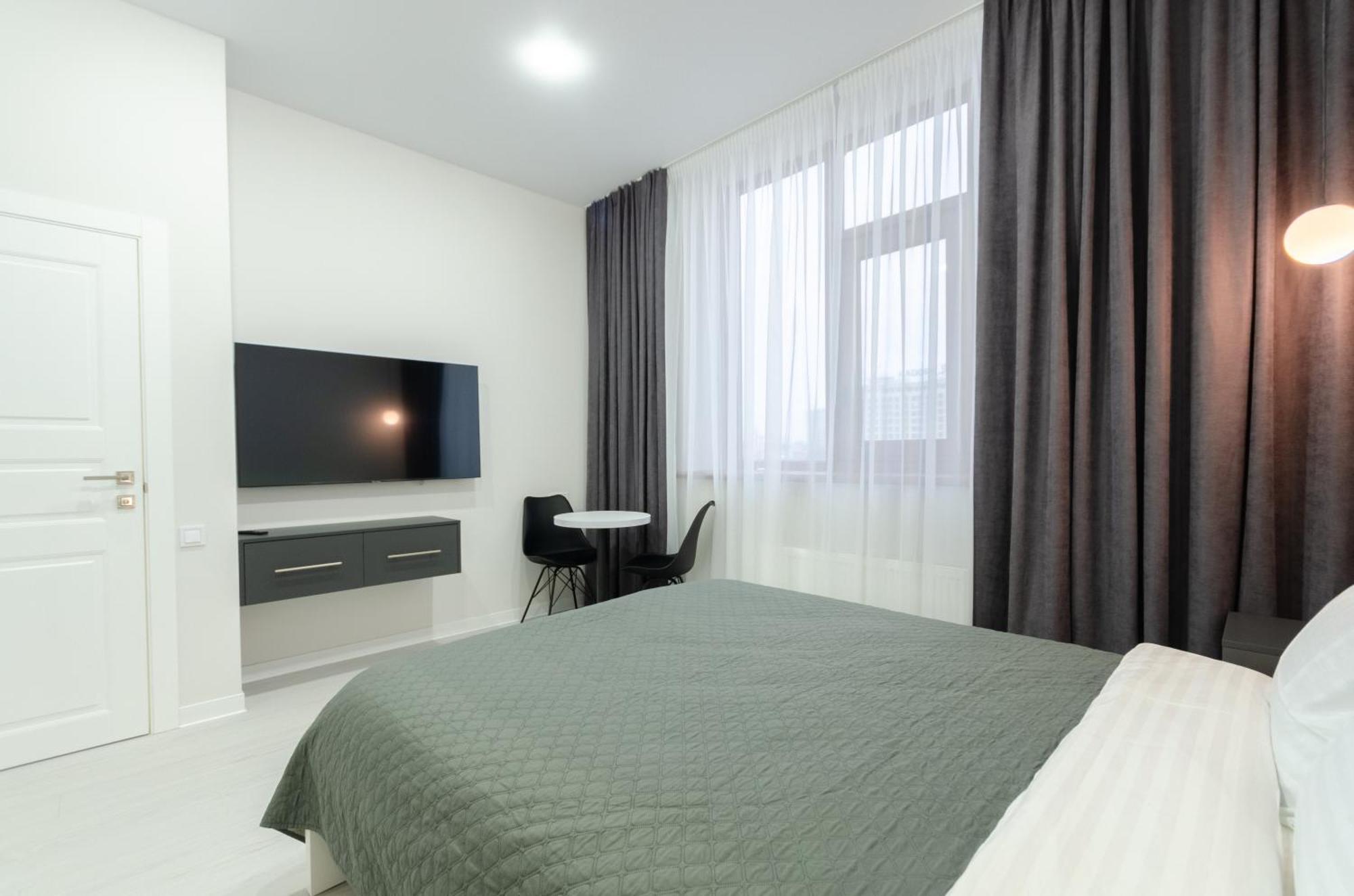 Petrovdom Inn Rc Diplomat Hall -The Smart Hotel Apartment Panoramic City View I Kyiv Exterior photo